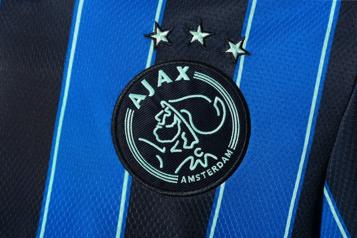 post card Loja online Fútbol Emotion Portugal - Blogs de futebol - nova camisola away AJAX - 3.webp
